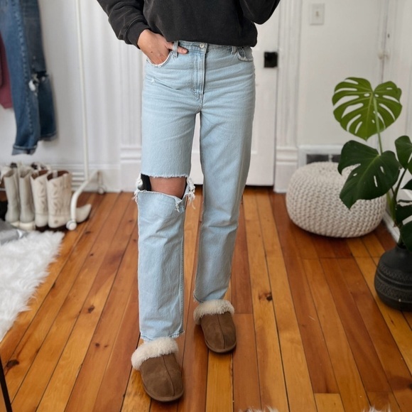 Abercrombie & Fitch Denim - Abercrombie and Fitch The 90s Straight Ultra High Rise Light Wash sz 16 R